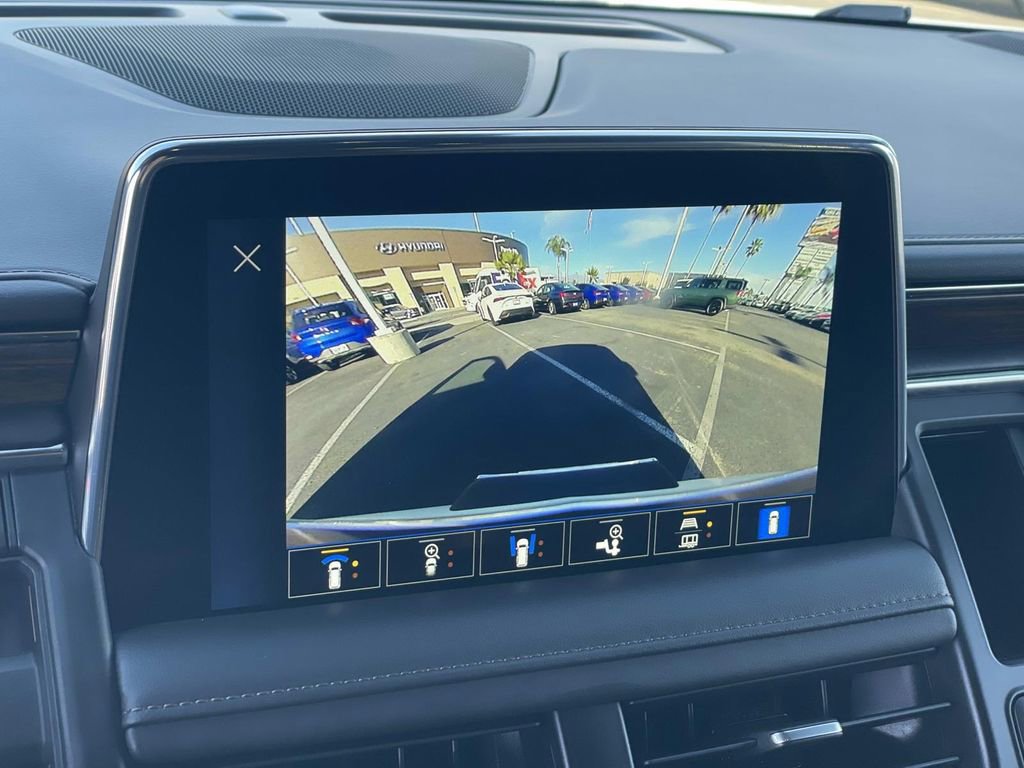 Used 2023 Chevrolet Tahoe High Country image 12