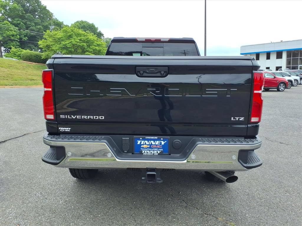 Used 2026 Chevrolet Silverado 2500 LTZ w/ LTZ Texas Edition AWD/4WD image 4