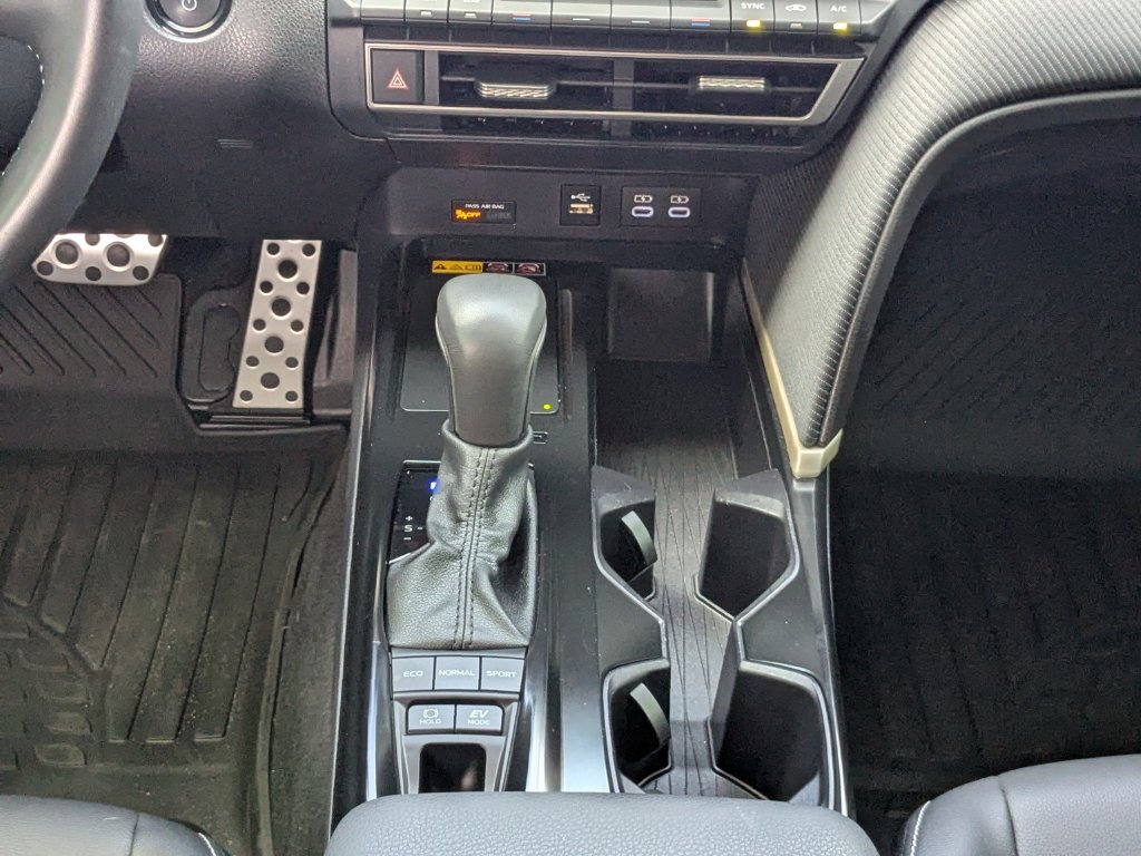 Used 2025 Toyota Camry SE w/ Multimedia Upgrade Package FWD image 18