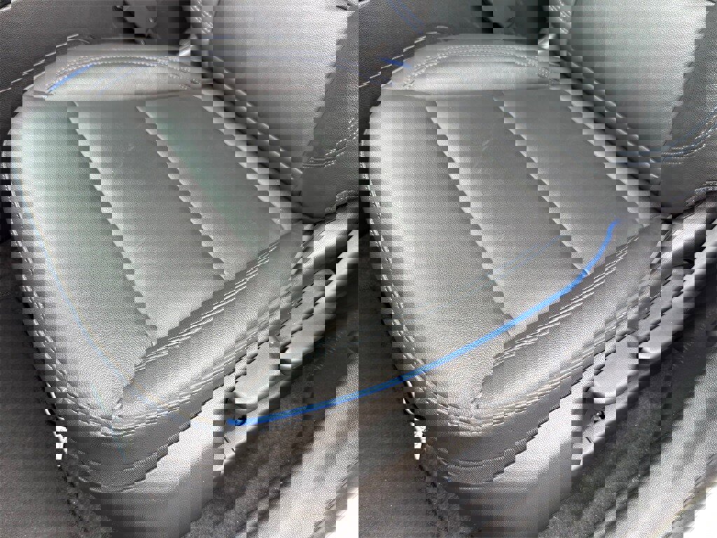 Used 2025 Buick Envista Sport Touring image 11