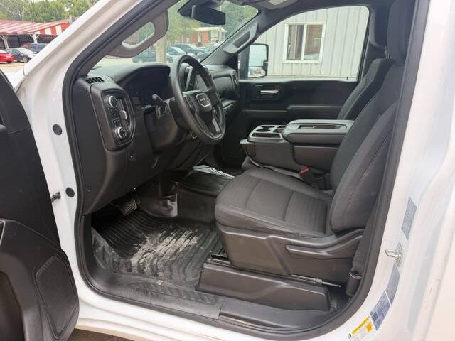 Used 2025 GMC Sierra 2500 Pro w/ 1SA Pro Safety Plus Package AWD/4WD image 9