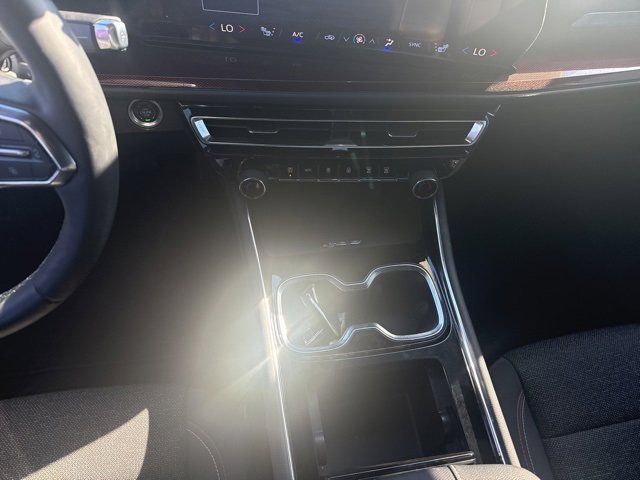 Used 2024 Chevrolet Traverse Z71 image 27