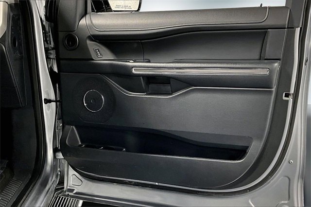 Used 2023 Ford Expedition Max XLT image 28