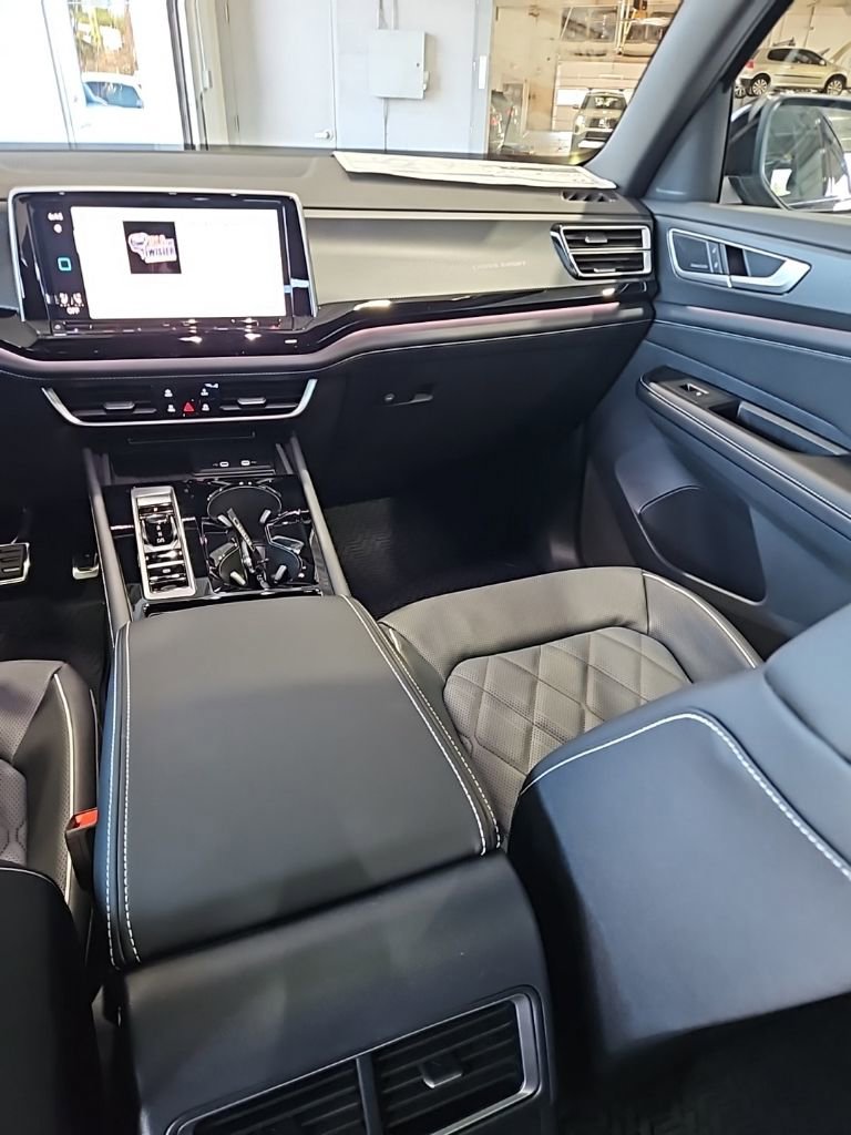 New 2026 Volkswagen Atlas Cross Sport SEL Premium R-Line AWD/4WD image 24