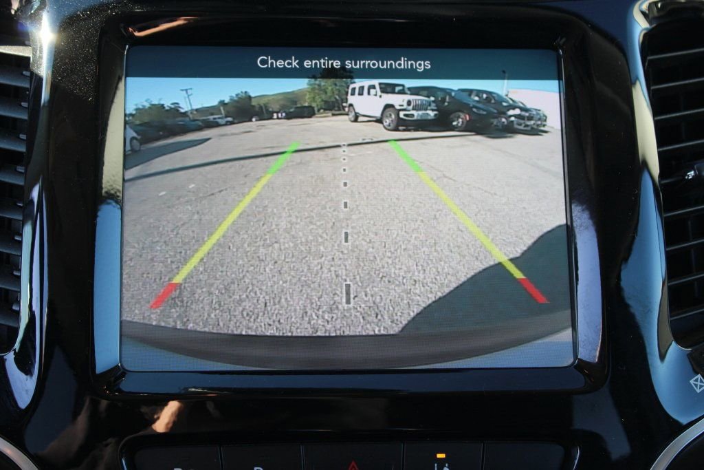 Used 2021 Jeep Cherokee Limited image 19