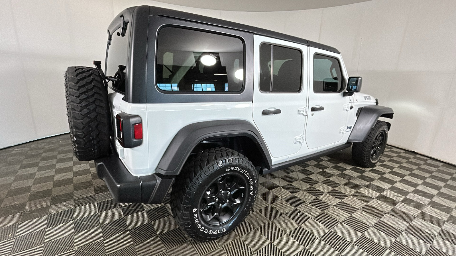Used 2023 Jeep Wrangler Unlimited w/ Cold Weather Group AWD/4WD image 3