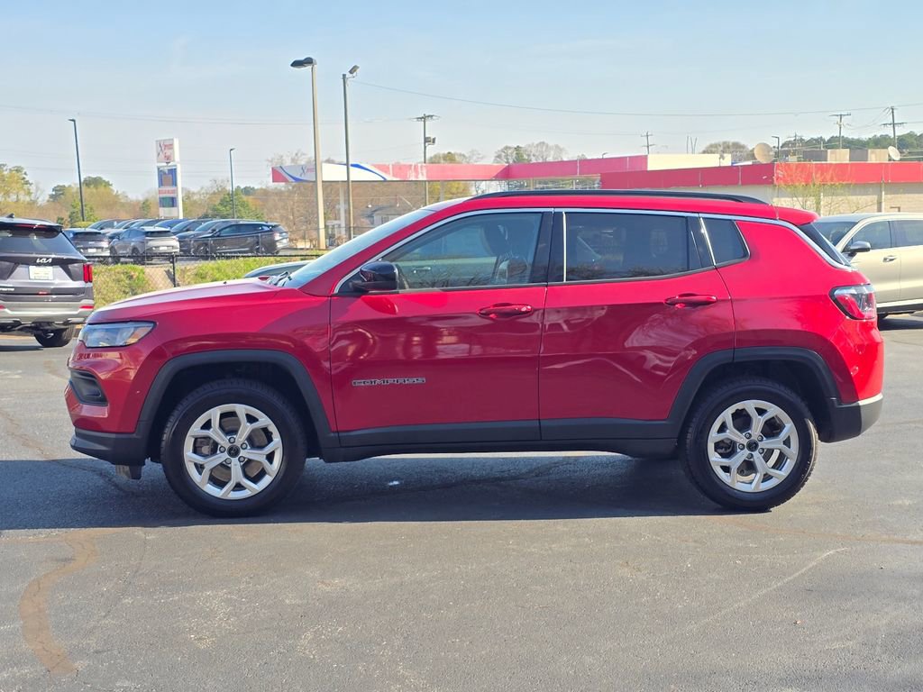Used 2025 Jeep Compass Latitude image 6