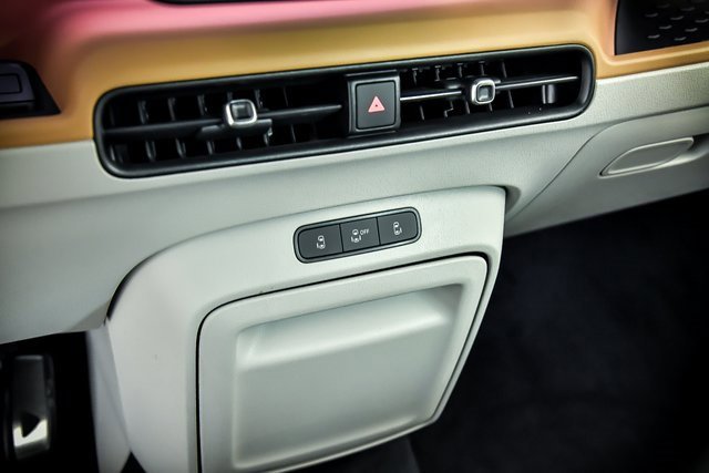 New 2025 Volkswagen ID. Buzz 1st Edition image 17