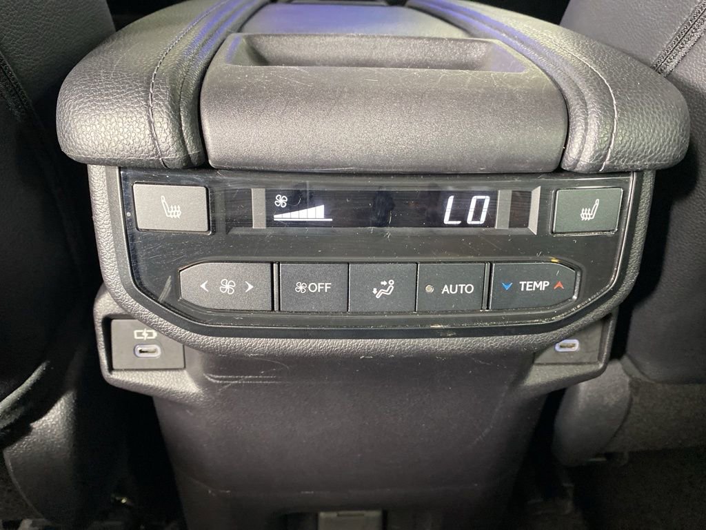Used 2024 Toyota Grand Highlander AWD Hybrid image 32