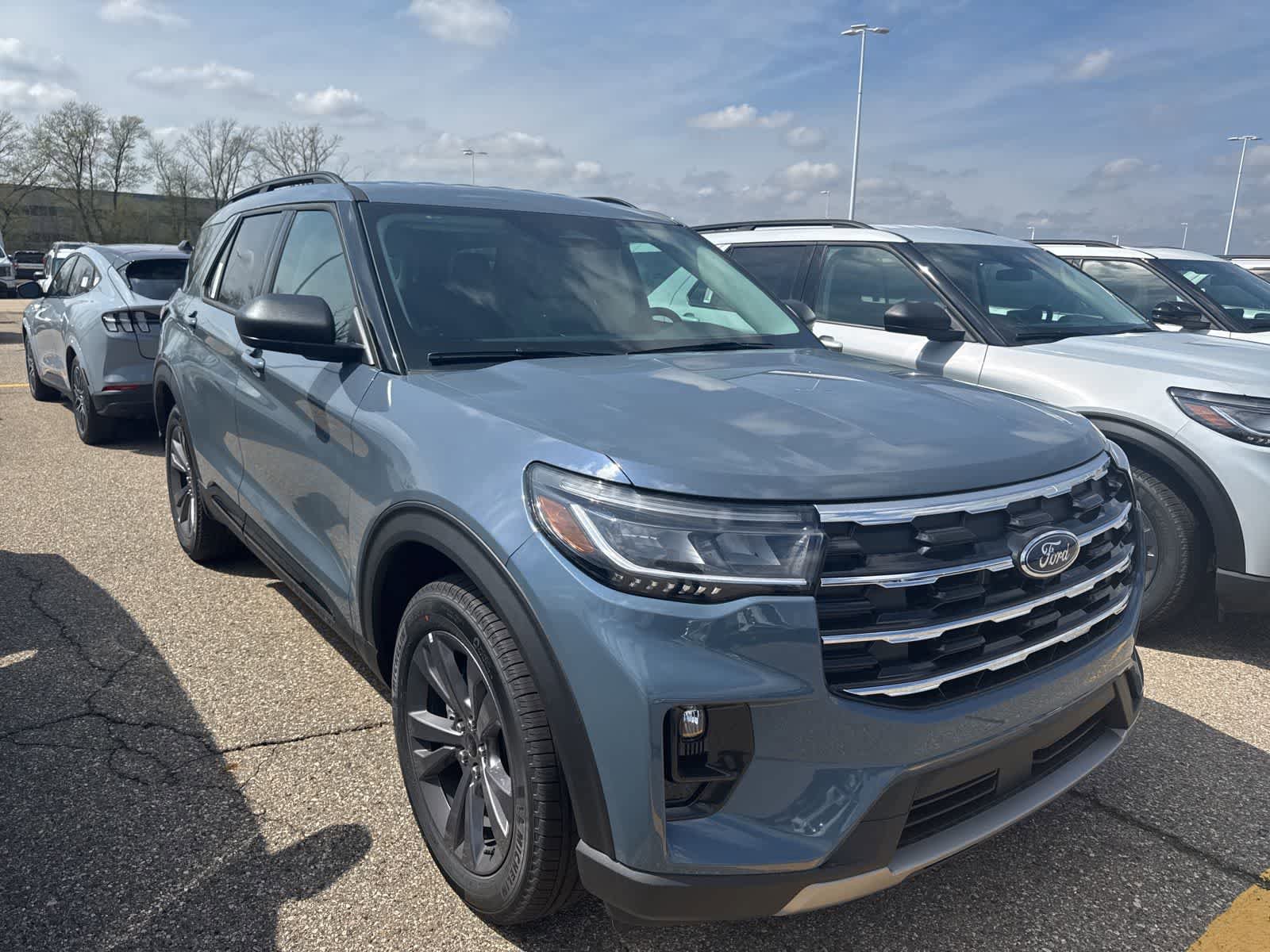 New 2026 Ford Explorer Active w/ Active Comfort Package AWD/4WD image 6