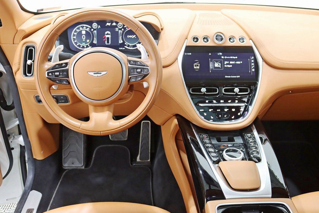 Used 2023 Aston Martin DBX image 14