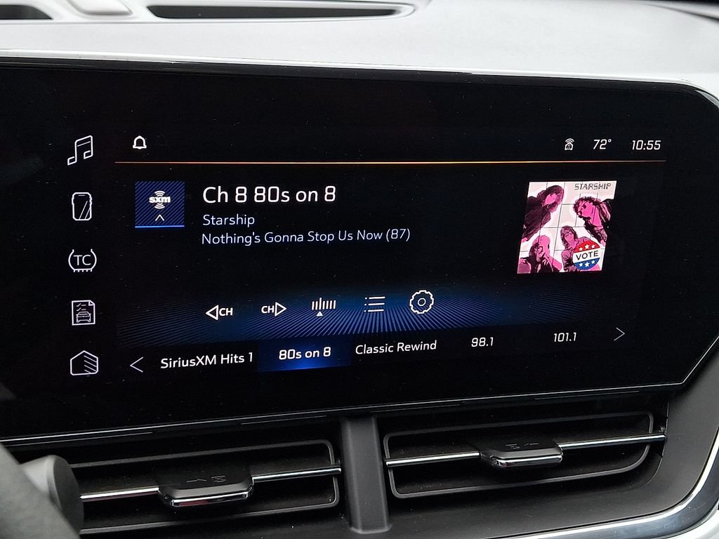 Used 2025 Chevrolet Trax LT FWD image 3