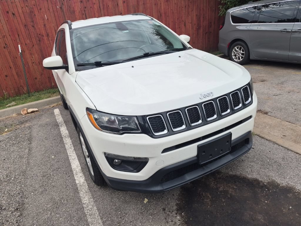 Used 2018 Jeep Compass Latitude FWD image 15