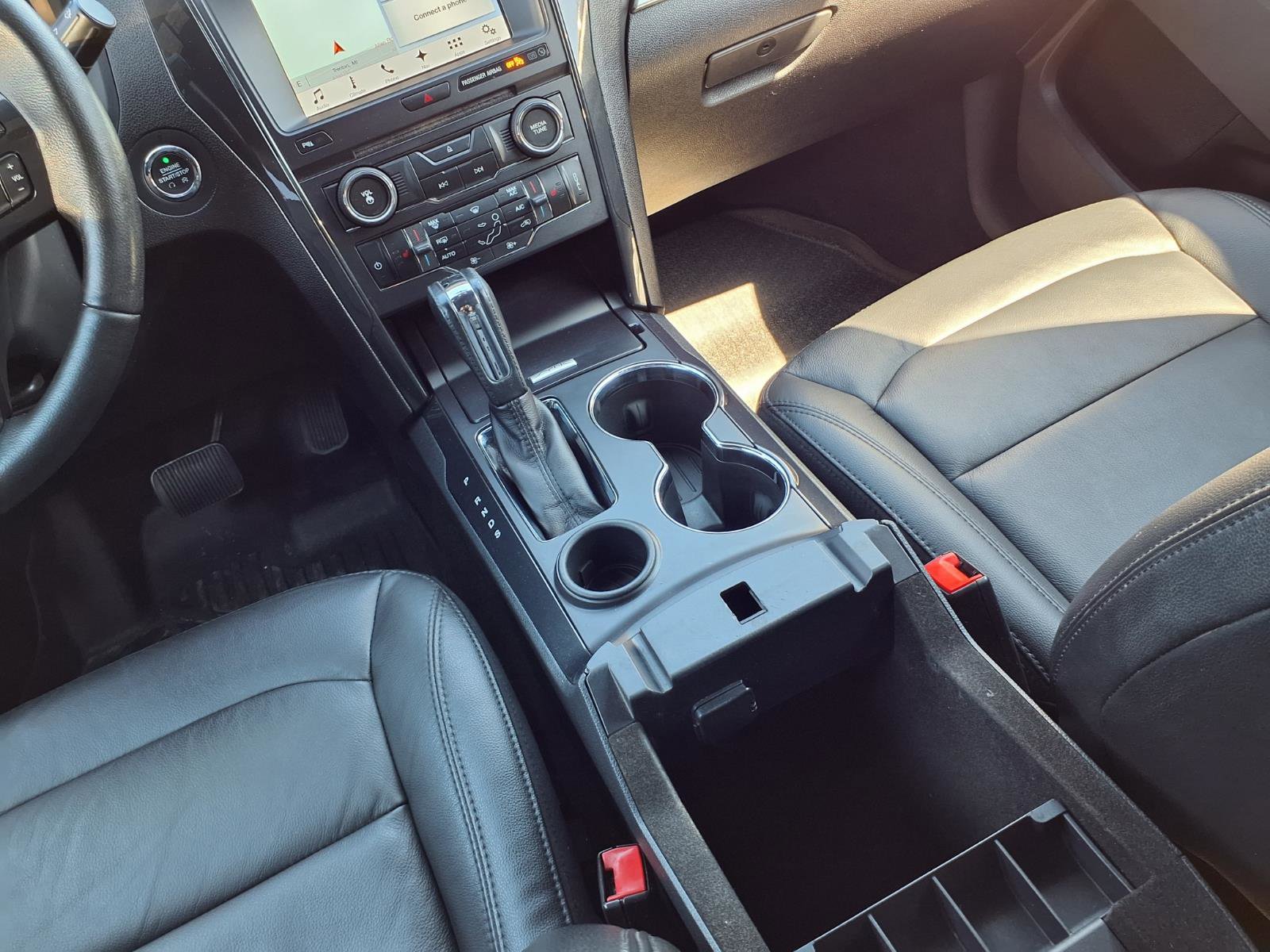 Used 2017 Ford Explorer XLT w/ Equipment Group 202A FWD image 12