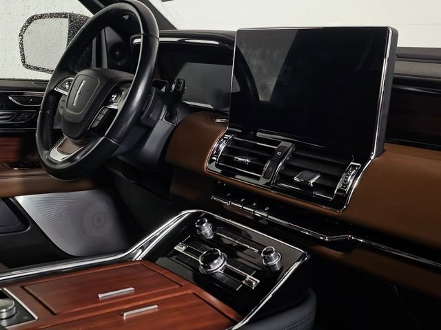 Used 2024 Lincoln Navigator Reserve w/ Equipment Group 201A image 10