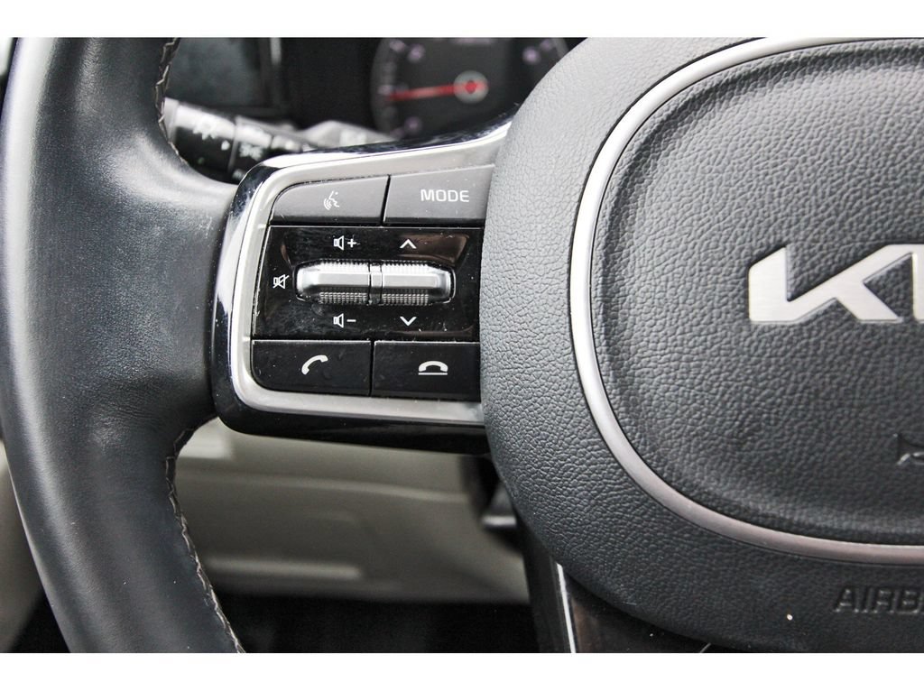 Certified 2022 Kia Sorento SX FWD image 19