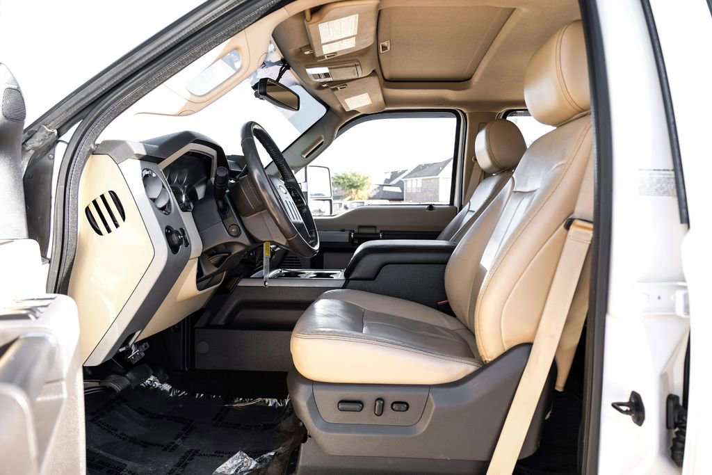 Used 2015 Ford F350 Lariat w/ Lariat Ultimate Package image 3