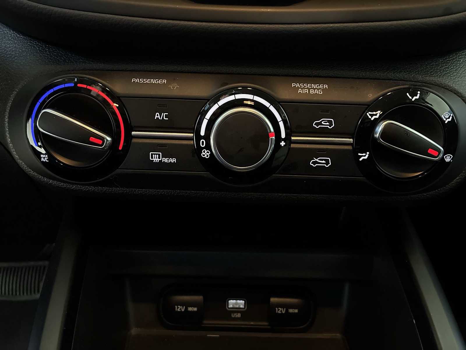 Used 2024 Kia Soul LX w/ Option Group 015 image 16