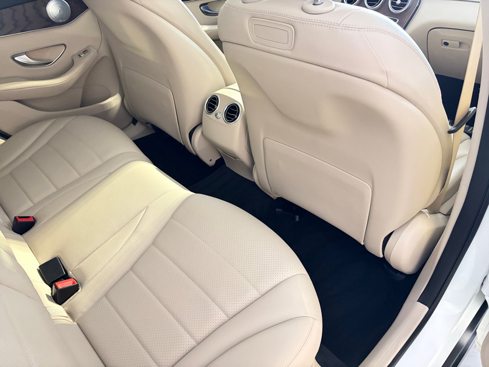 Used 2019 Mercedes-Benz GLC 300 4MATIC image 28