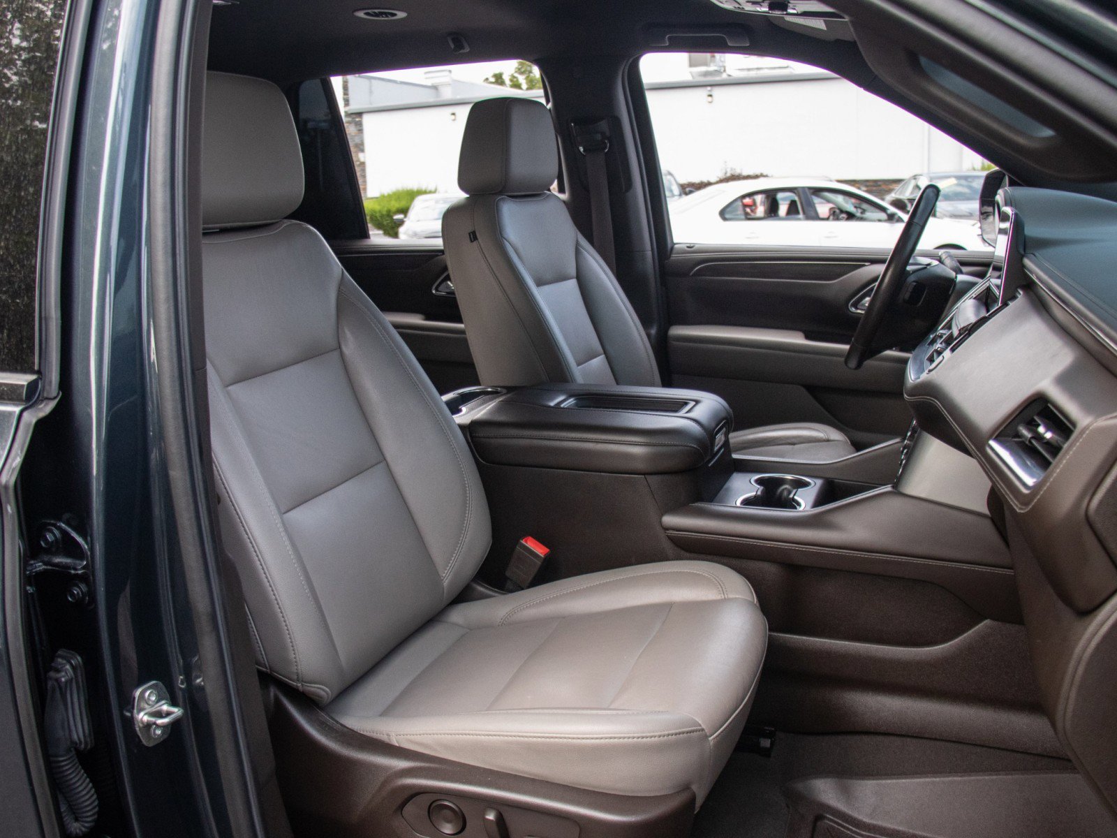 Used 2021 Chevrolet Tahoe Z71 w/ Z71 Off-Road Package image 19