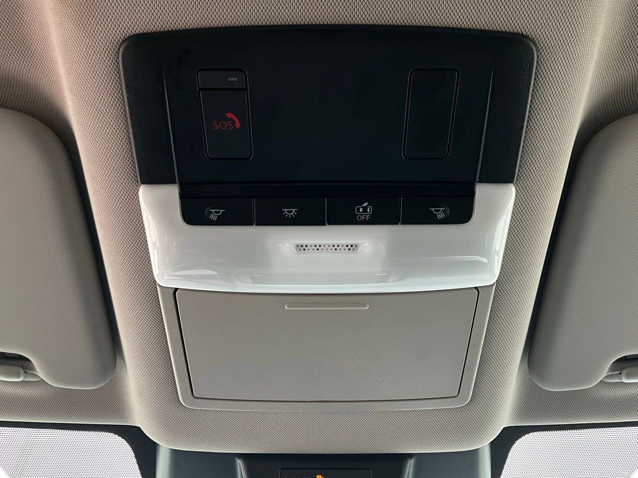 Used 2025 Nissan Rogue SV image 17