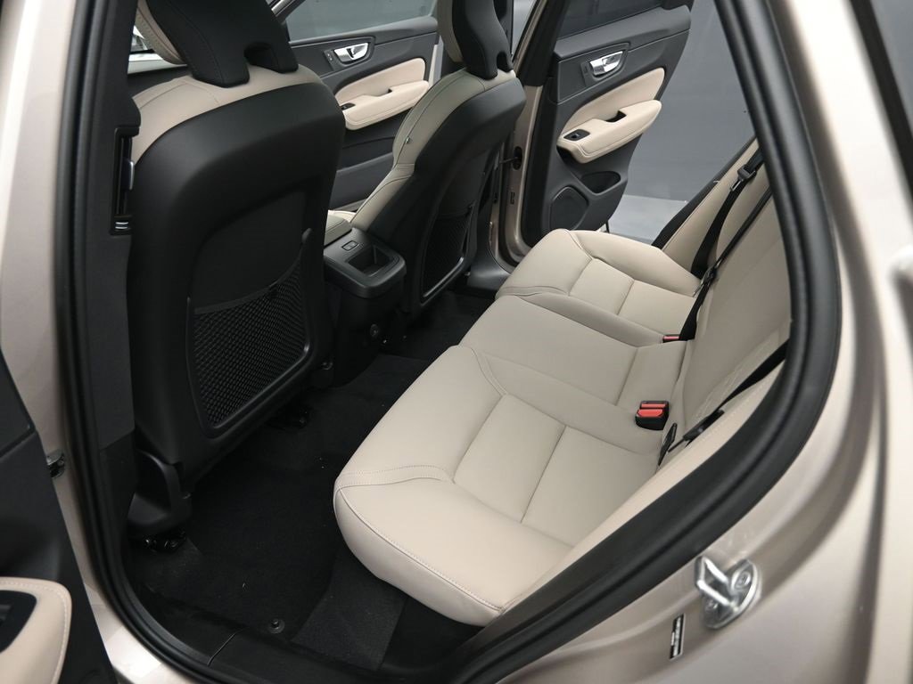 New 2026 Volvo XC60 B5 Plus w/ Protection Package Premier image 28