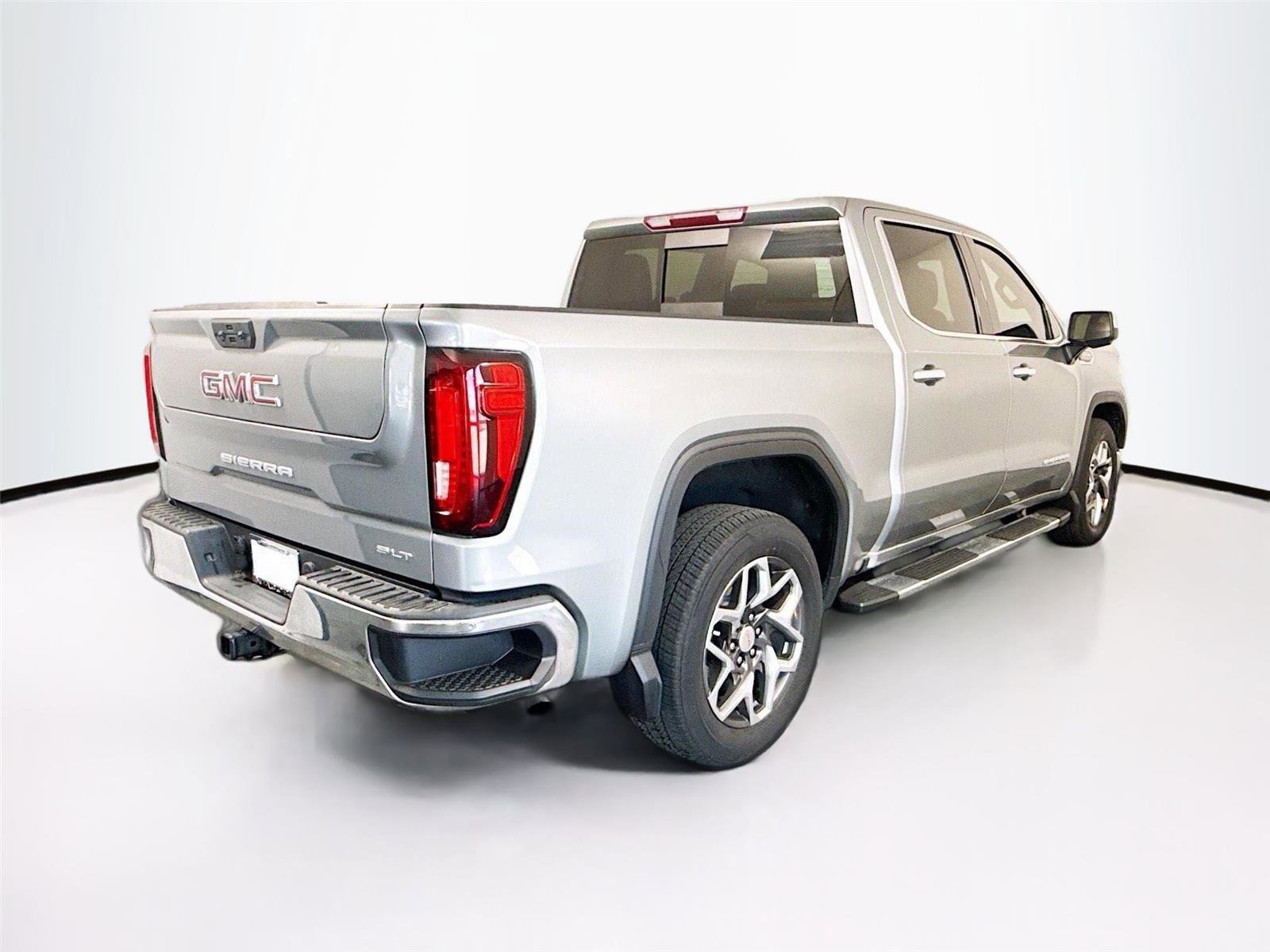 Used 2023 GMC Sierra 1500 SLT w/ SLT Premium Package RWD image 34