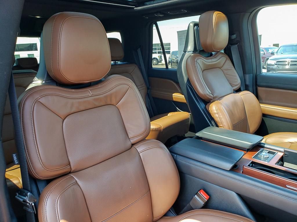 Used 2022 Lincoln Navigator Reserve image 31