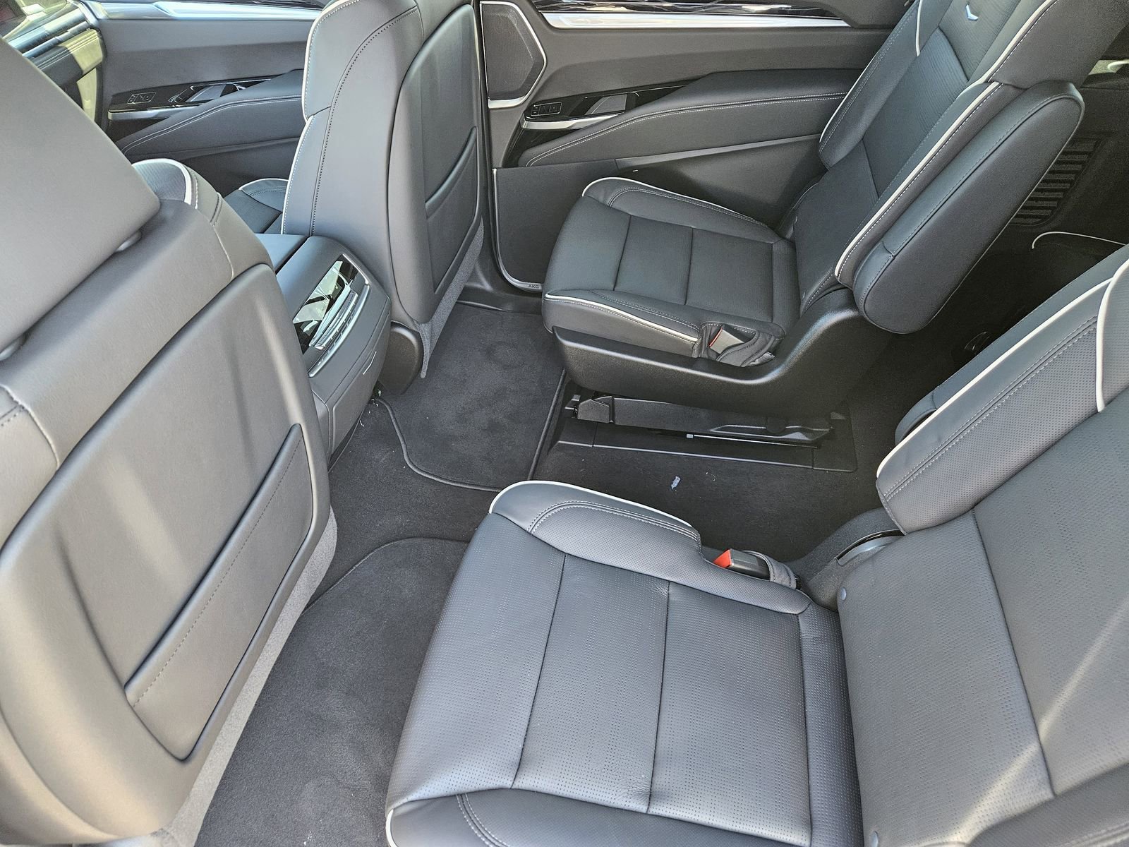 New 2026 Cadillac Escalade ESV Sport w/ Touring Package image 27