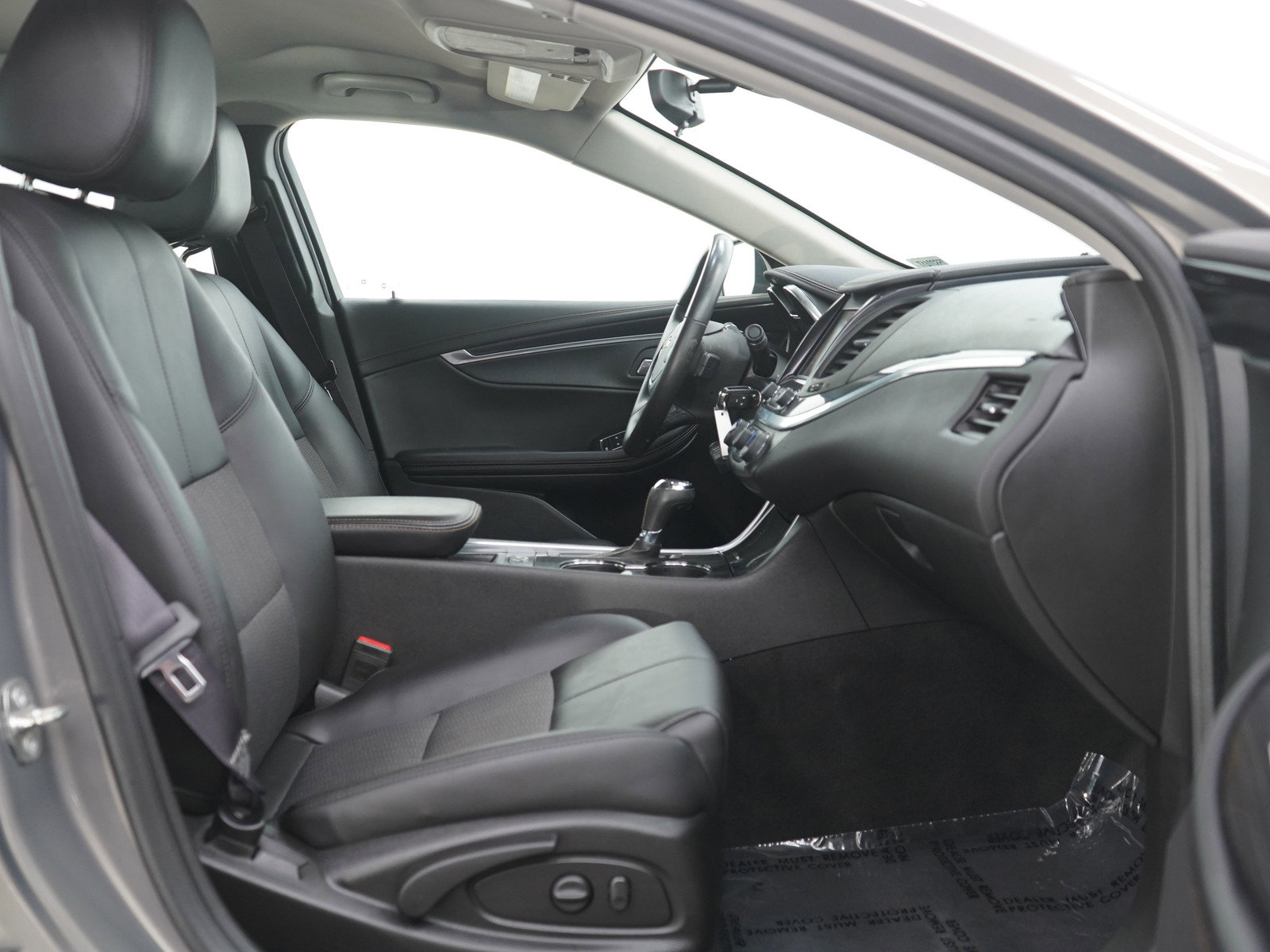 Used 2017 Chevrolet Impala LT FWD image 11