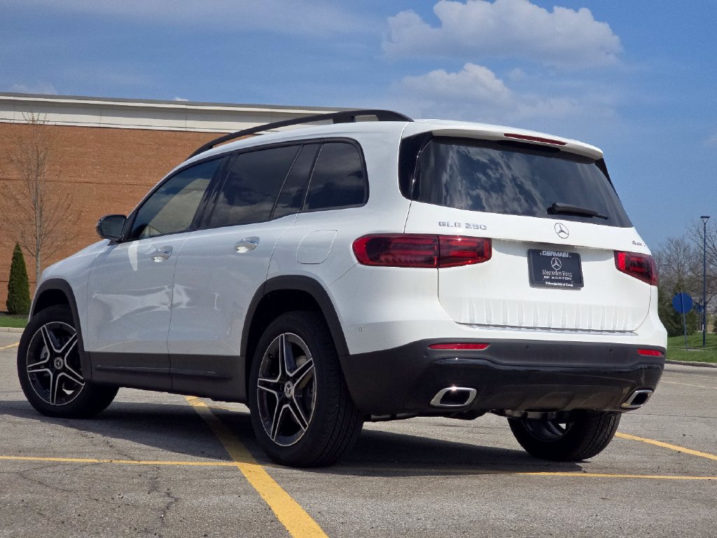 New 2026 Mercedes-Benz GLB 250 4MATIC image 14