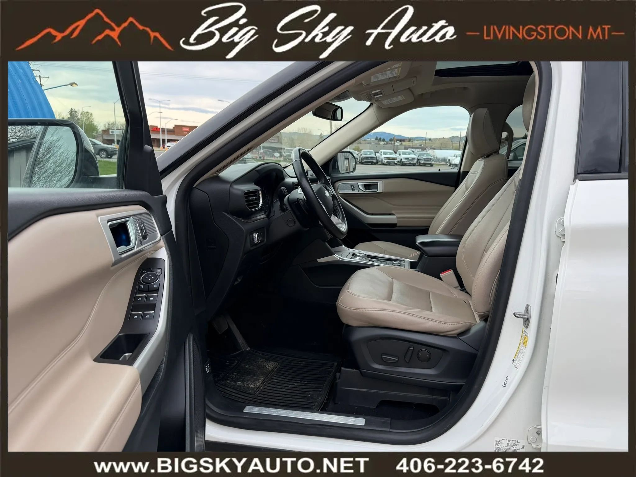 Used 2021 Ford Explorer Limited w/ Equipment Group 301A AWD/4WD image 11