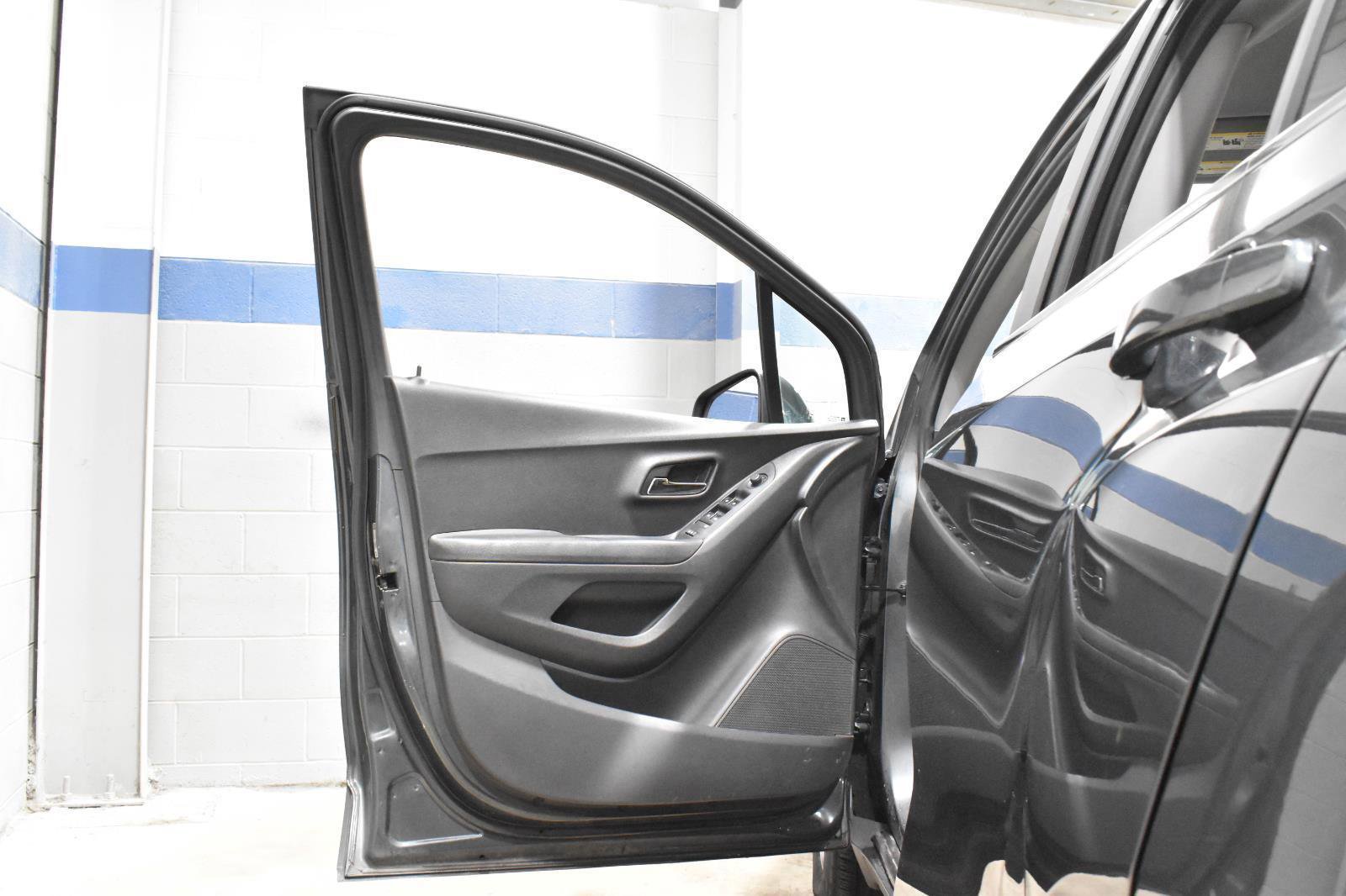 Used 2020 Chevrolet Trax LT image 9