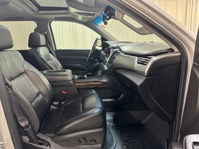 Used 2017 Chevrolet Suburban LT w/ LT Signature Package image 40