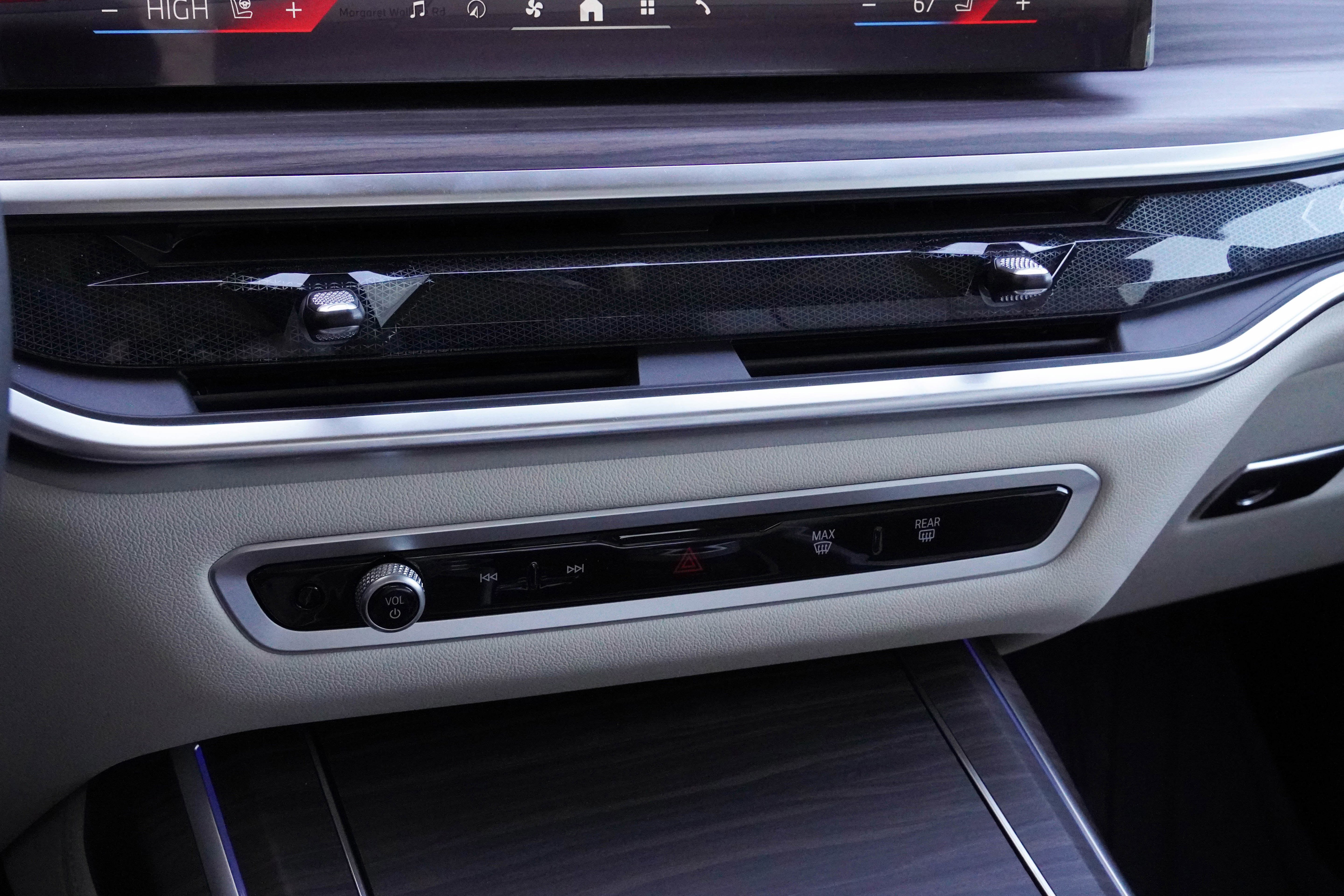 Used 2026 BMW X7 xDrive40i w/ Executive Package image 28