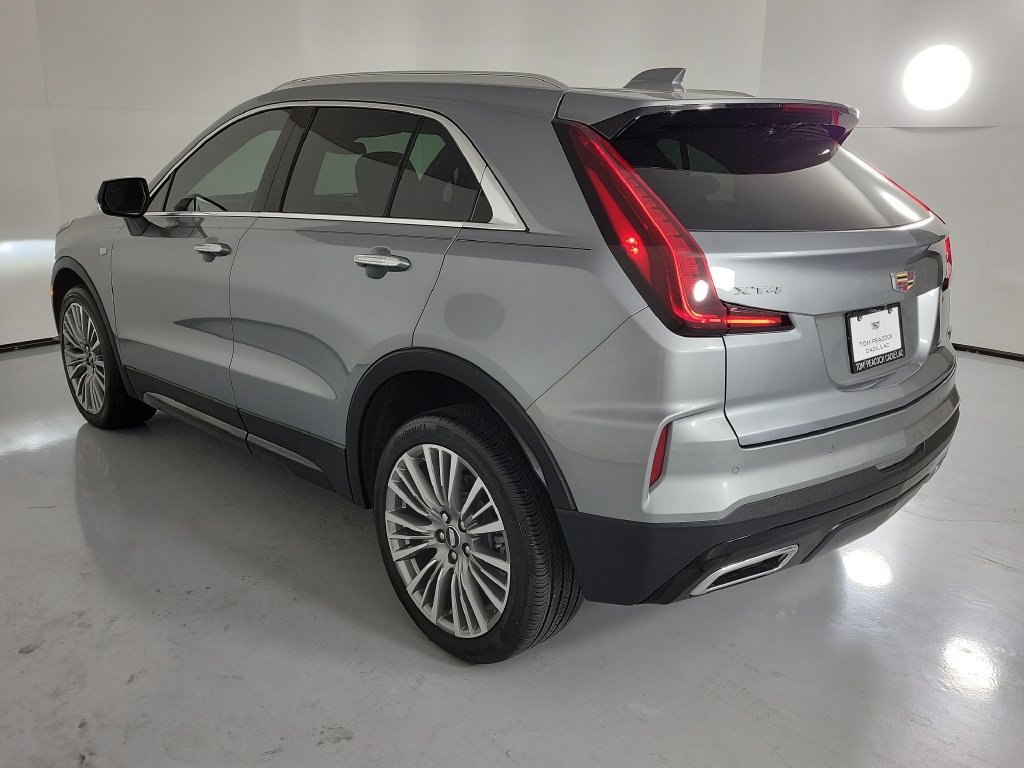 Used 2024 Cadillac XT4 Premium Luxury FWD image 6