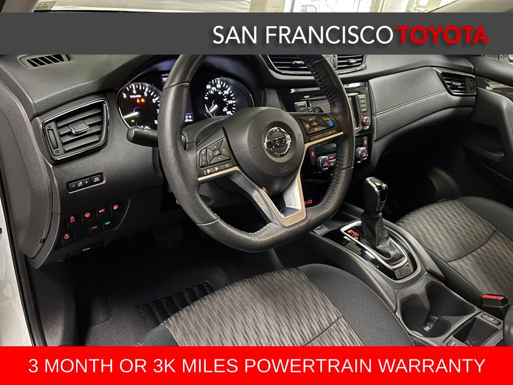 Used 2019 Nissan Rogue SV w/ Premium Package image 13