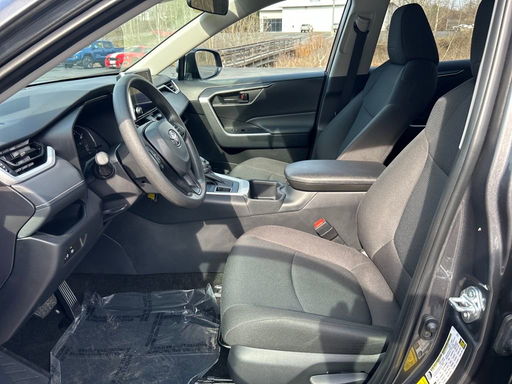 Certified 2025 Toyota RAV4 LE image 18