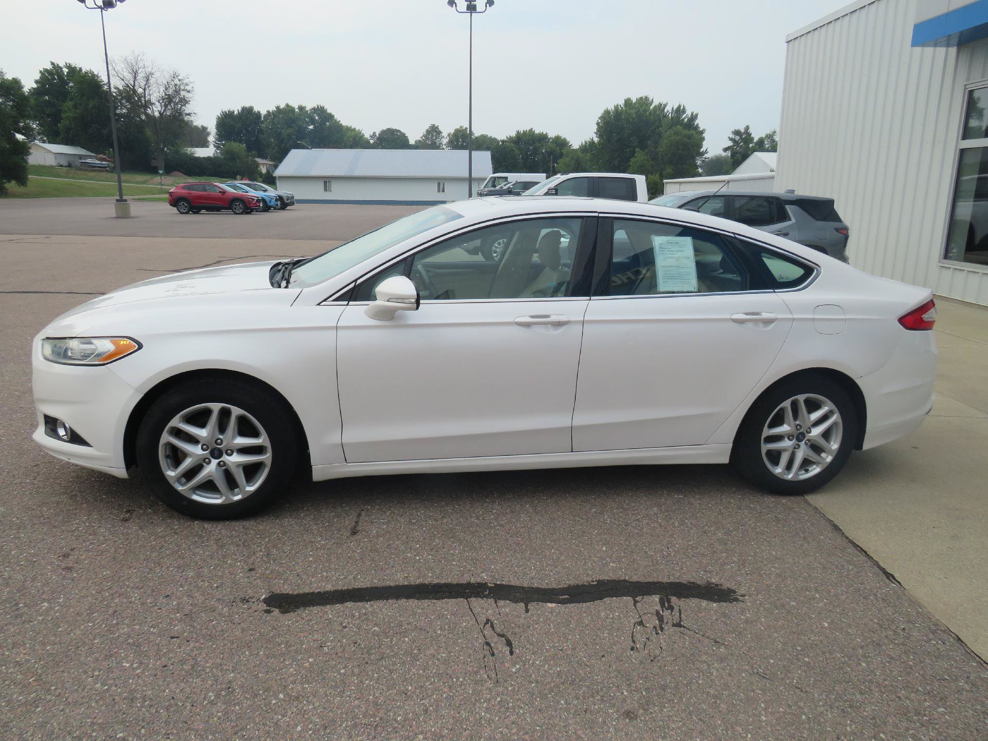 Used 2014 Ford Fusion SE w/ Equipment Group 202A FWD image 1