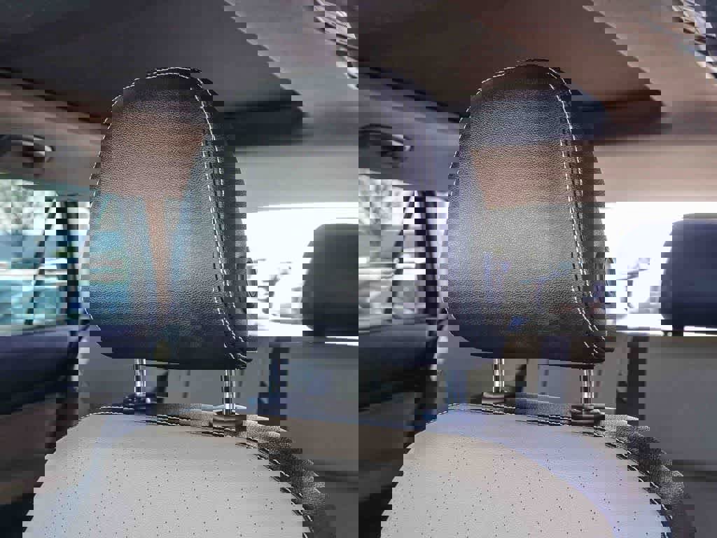 Used 2022 Volkswagen Atlas Cross Sport SEL R-Line image 24