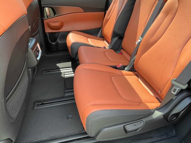 New 2025 Kia Carnival SX Prestige FWD image 9