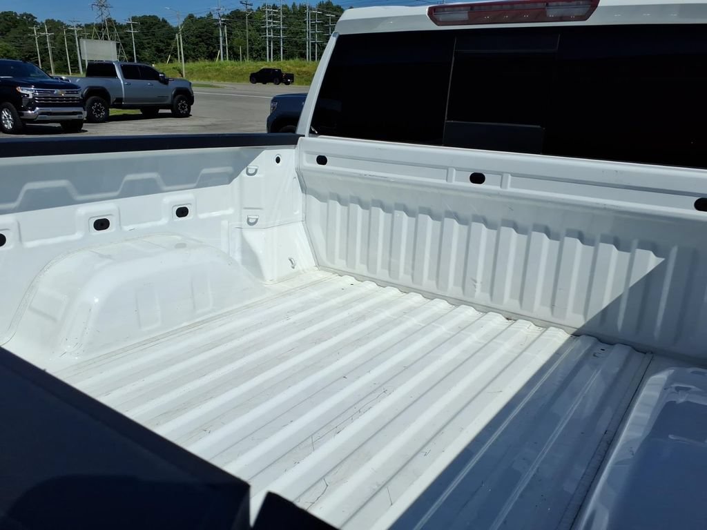 Used 2022 GMC Sierra 1500 SLT w/ SLT Premium Package AWD/4WD image 16
