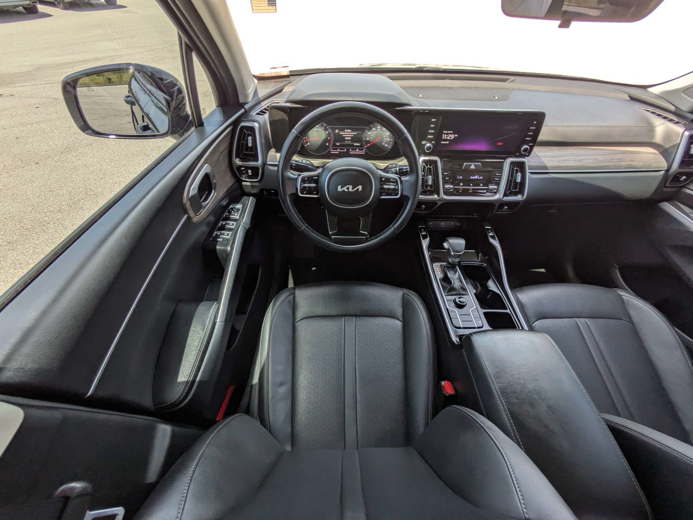 Certified 2023 Kia Sorento S w/ Panoramic Sunroof Package AWD/4WD image 18