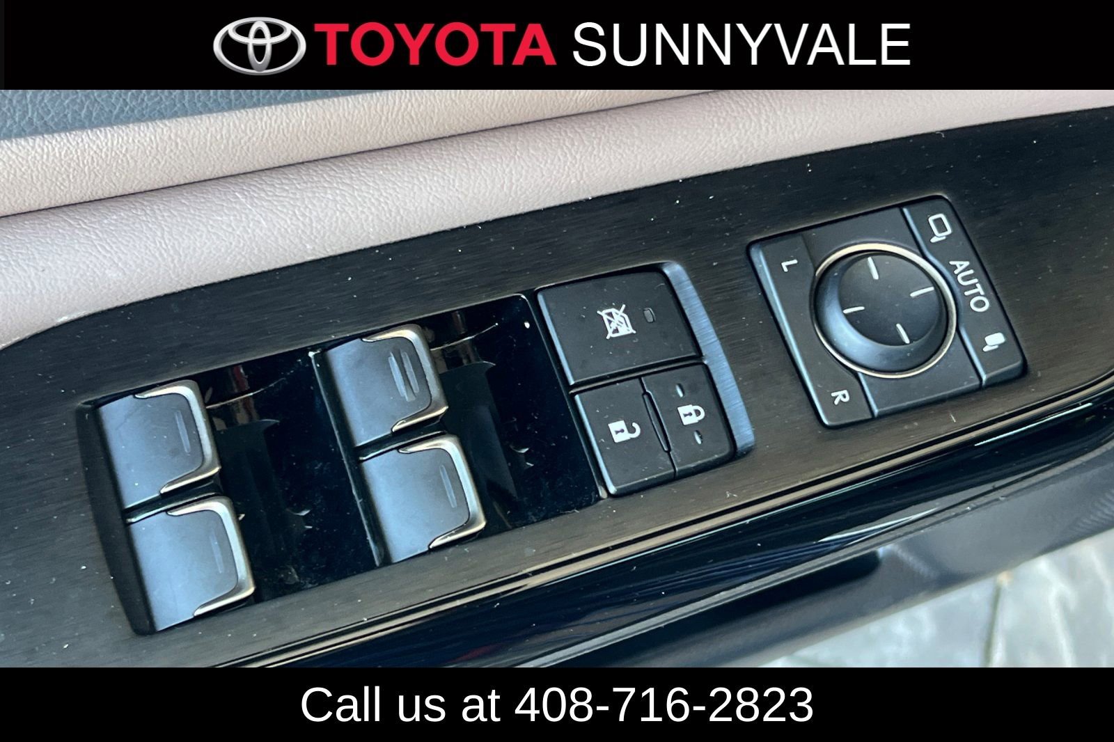 Used 2025 Lexus ES 300h w/ Premium Package image 17