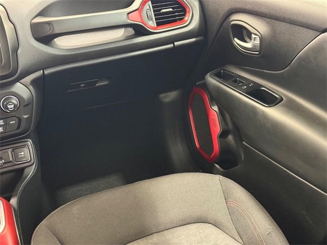 Used 2018 Jeep Renegade Trailhawk w/ Cold Weather Group II image 13