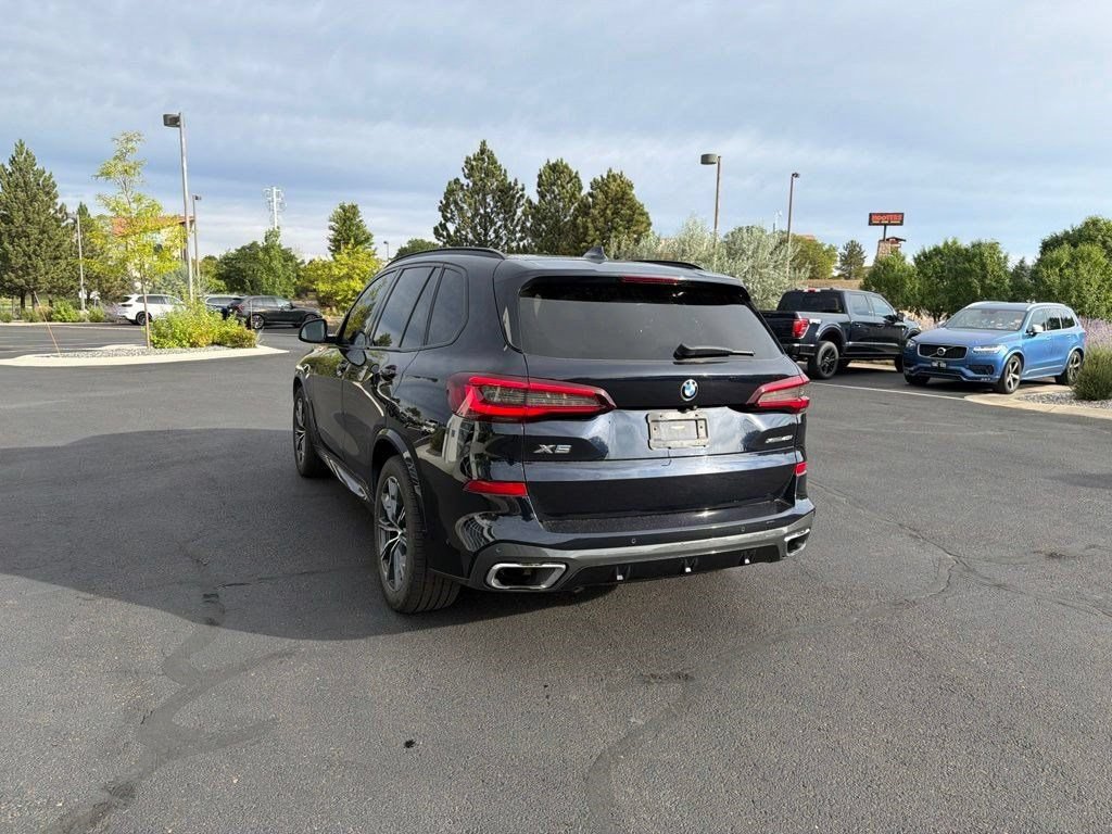 Used 2022 BMW X5 xDrive40i w/ M Sport Package AWD/4WD image 3