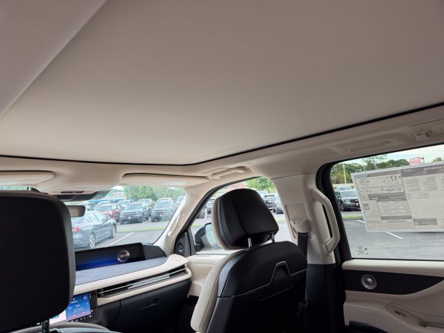 New 2027 Lincoln Navigator L Reserve w/ Jet Appearance Package AWD/4WD image 9