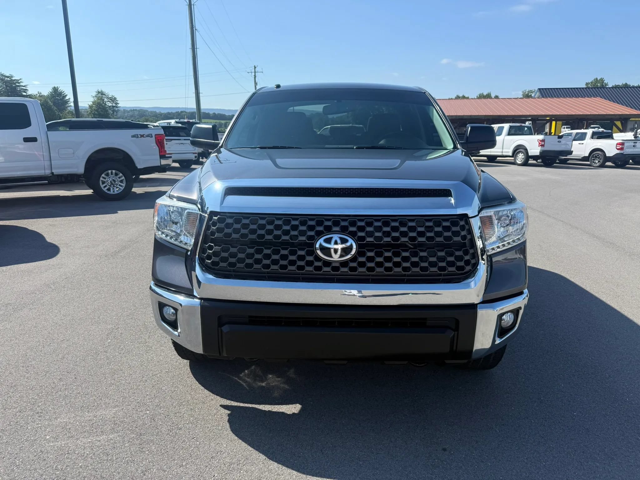 Used 2015 Toyota Tundra SR5 w/ SR5 Upgrade Package AWD/4WD image 6
