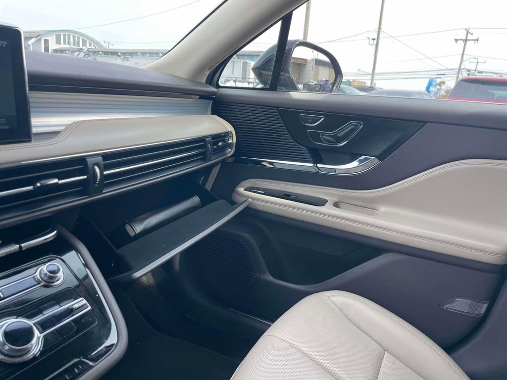 Used 2022 Lincoln Corsair AWD w/ Equipment Group 101A image 31