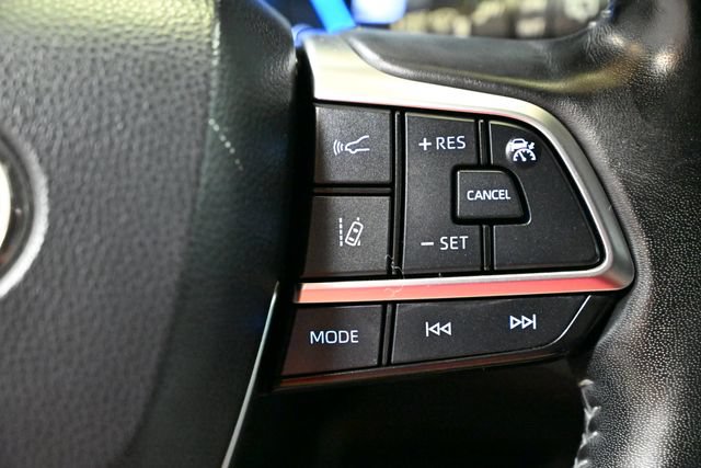 Used 2021 Toyota Highlander Limited AWD/4WD image 43